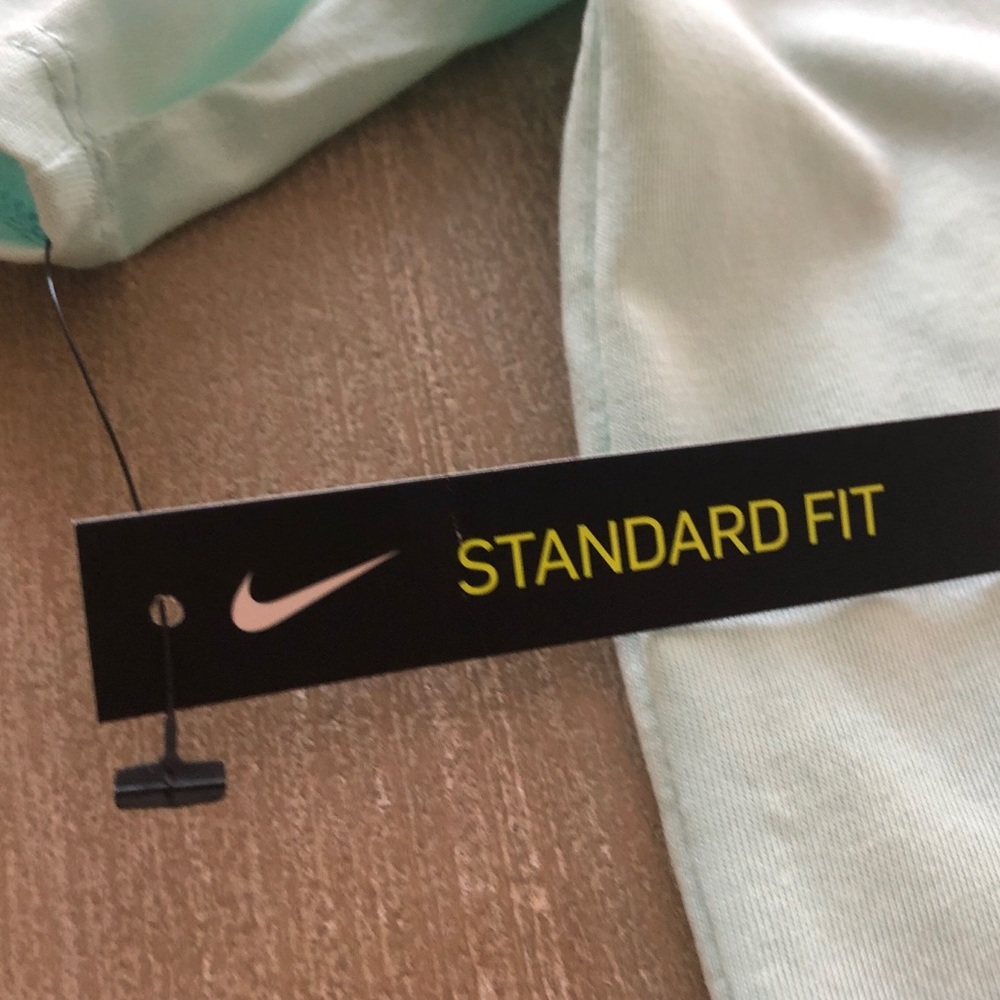 NIKE GOLF DRI FIT SHORT SLEEVE T SHIRT | NWT - Picture 4 of 5